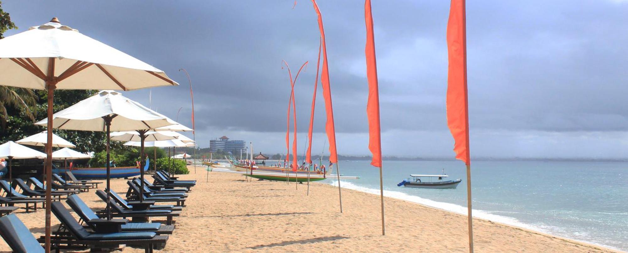 Besakih Beach Hotel Sanur Екстериор снимка