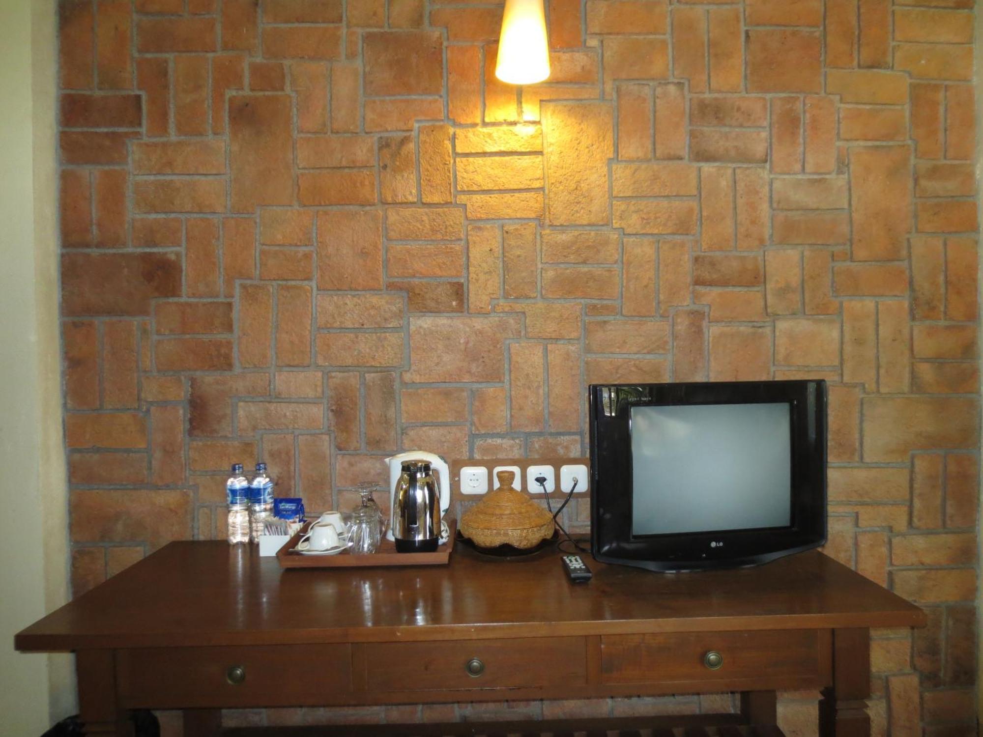 Besakih Beach Hotel Sanur Стая снимка