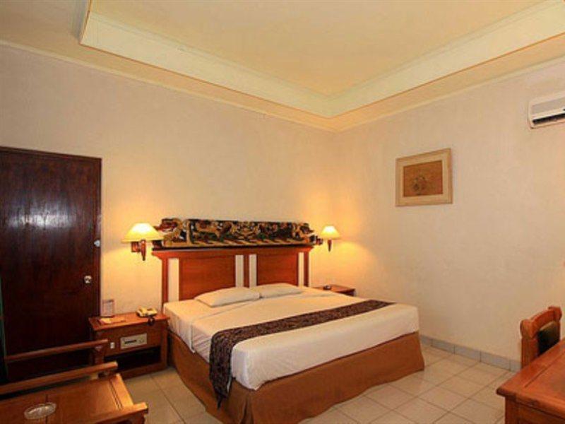 Besakih Beach Hotel Sanur Екстериор снимка