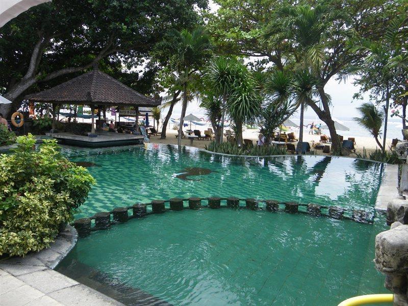Besakih Beach Hotel Sanur Екстериор снимка