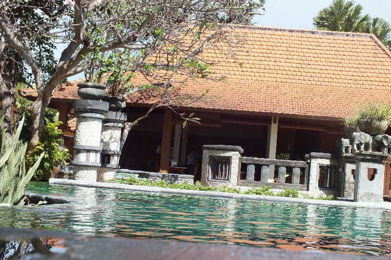 Besakih Beach Hotel Sanur Екстериор снимка