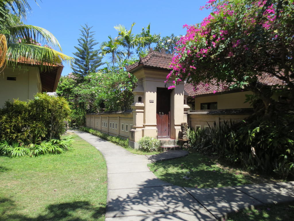 Besakih Beach Hotel Sanur Екстериор снимка