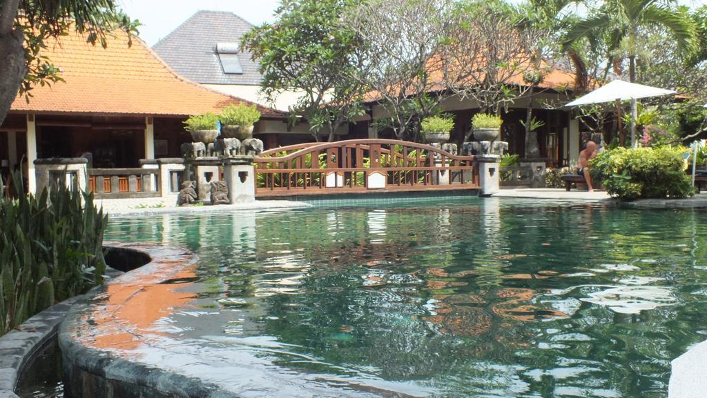 Besakih Beach Hotel Sanur Екстериор снимка